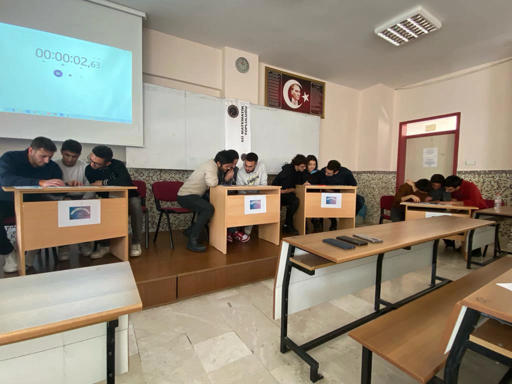 Matematik Topluluğunun düzenlediği 1. Bilgi Yarışması etkinliği 
